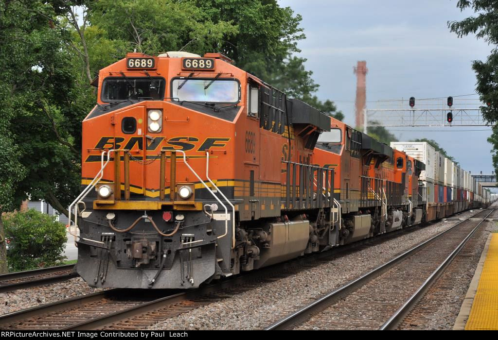 Intermodal races west as it approaches the station